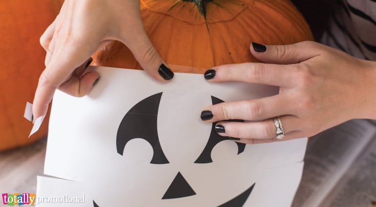 How to use free pumpkin stencils