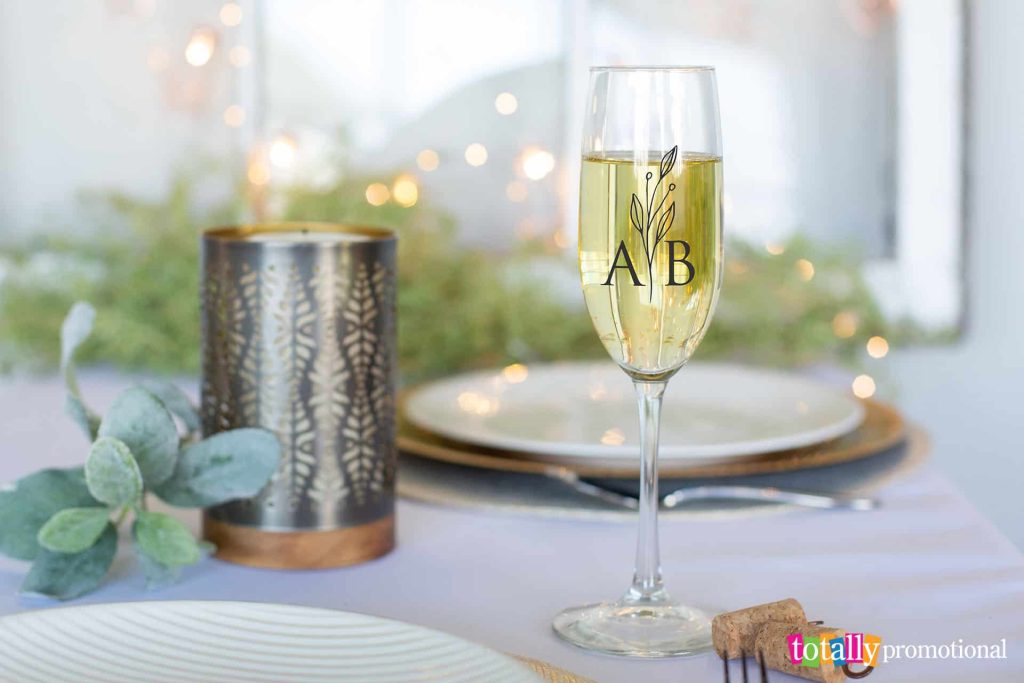 customized wedding wine glass favor