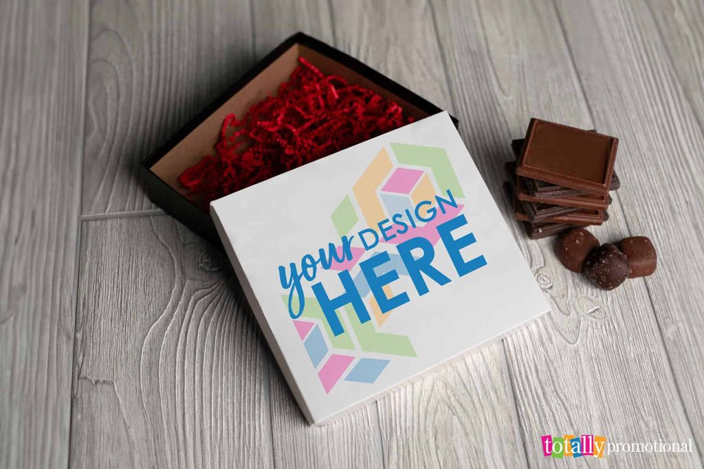 Customizable chocolate and cookie box for giveaways